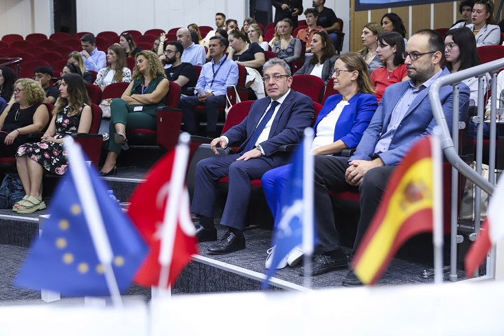 Deü, Yök Raporunda Zirveye Yerleşti