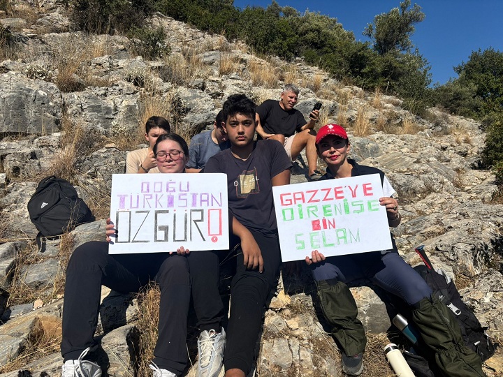 Gençlerden Filistin ve Doğu Türkistan’a Duyarlılık Yürüyüşü