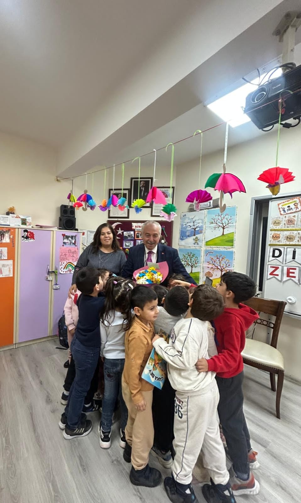 Yazar Ertekin Minik Öğrencilerle İzmir’i Konuştu