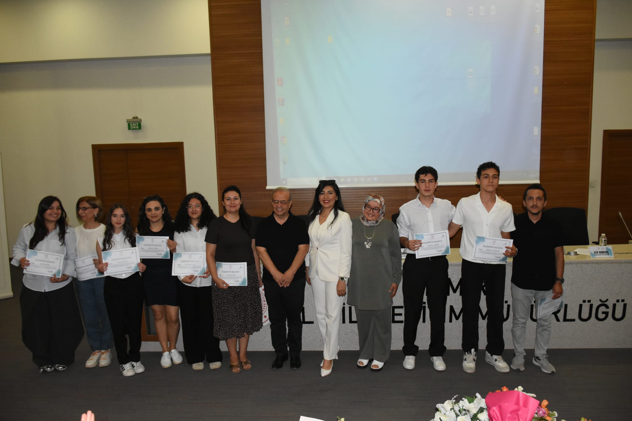 İzmir’de Gençler Usta Kalemleri Konuştu