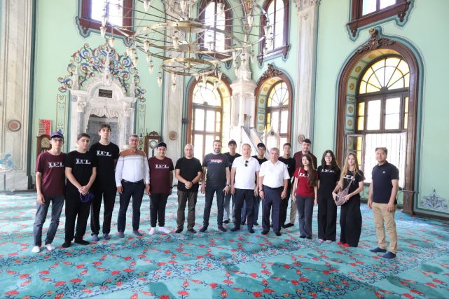 Rektör Öğrencilerle Kemeraltı'nı Adım Adım Keşfetti