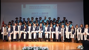 Deü Sağlık Bilimleri Enstitüsünde Mezuniyet Coşkusu