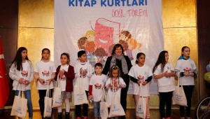 Kitap kurtları ödüllerini aldı