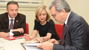 Beyin atlaslı Nöroanatomi kitabına Egeli imzası
