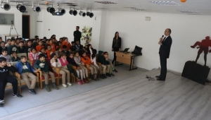 Tekintaş, çocuklara güvenlik interneti anlattı