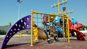 Aliağa'da çocuklara özel modern oyun parkları