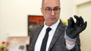 Egeli bilim insanı, Sarıçiçek gök taşının izini sürdü