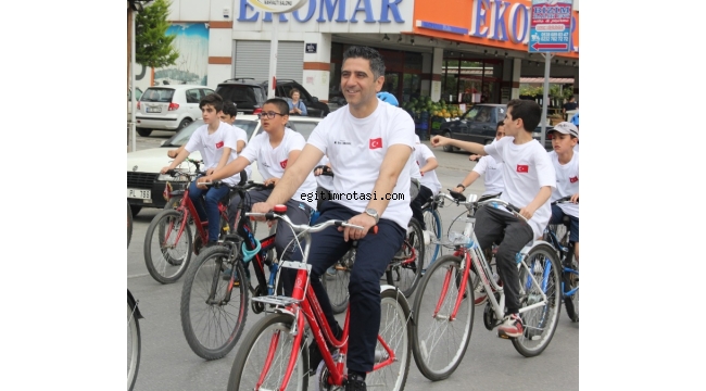 Başkan Kayalar Öğrencilerle Bisiklet Sürdü