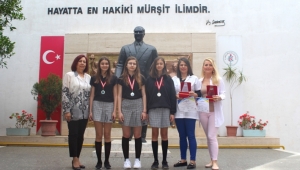 Çamlaraltı Koleji'nin İngilizce Ödül Gururu
