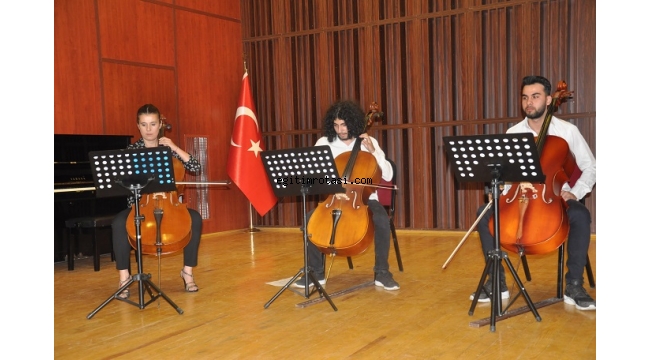 Ege Üniversitesi’nde “Viyolonsel Dinletisi”