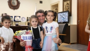 Kardeş Okul Öğrencilerinden Başkan Tosun’a Ziyaret