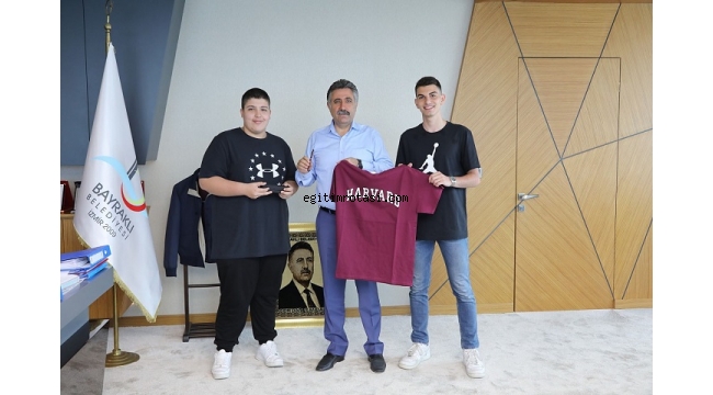 Bayraklılı öğrenciler Harvard'ta sunum yaptı