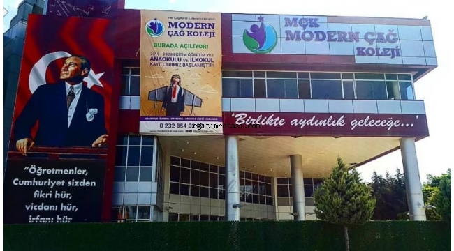 Modern Çağ Koleji Ders Zilinin Çalmasını Bekliyor
