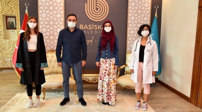 Başkan Özlü Başiskele'nin başarılı öğrencilerini unutmadı