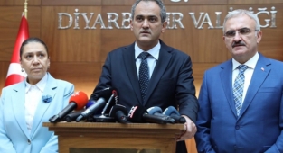 Milli Eğitim Bakanı Özer: Bugün itibarıyla yüz yüze eğitime ara veren hiçbir okulumuz bulunmamaktadır