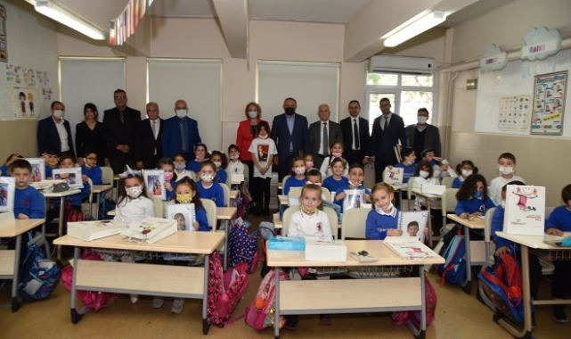 Türkiye’de İlk Filateli Sınıfı Karşıyaka’da Açıldı