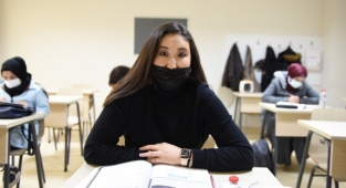 Kazakistanlı gazeteci, Türkçe öğrenmek için Çorum'a geldi