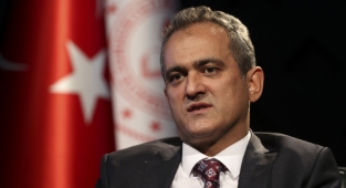 Özel yeteneklilere destek veren BİLSEM'leri yaygınlaştırıyor