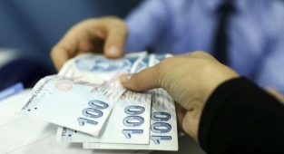 Üniversite öğrencilerine 2021 yılında 9,5 milyar lira kredi ve burs ödemesi yapıldı