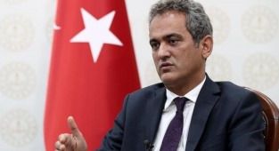 Mahmut Özer'den uzaktan eğitim değerlendirmesi