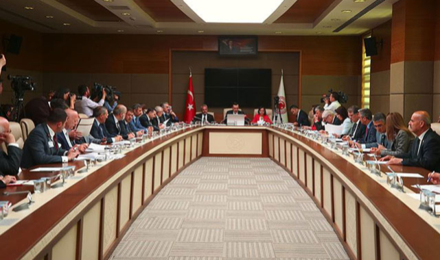 'Öğretmenlik Meslek Kanunu Teklifi'nin görüşmeleri komisyonda başladı