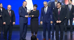  Prof. Dr. Yanık, “Bilim insanı başarılı olmak için başta insani ilişkilere önem göstermelidir”