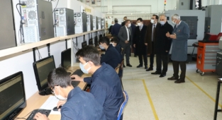 Yalovalı öğrenciler iş garantili meslek lisesinde eğitim görmenin ayrıcalığını yaşıyor