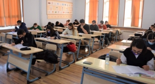 YTB, Türkiye'de okuyan Kazak öğrencilere moral kahvaltısı düzenledi