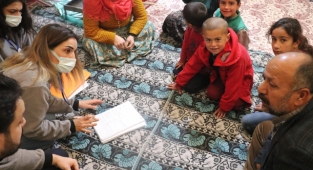 Çukurova'da mevsimlik tarım işçilerinin çocukları eğitime kazandırılıyor