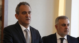 Bakan Özer'den, Elazığ'da eğitim yatırımlarına 1 milyar liralık 'ek bütçe' müjdesi