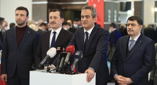 Milli Eğitim Bakanı Özer, Ankara'ya yapılan eğitim yatırımlarının artırıldığını belirtti