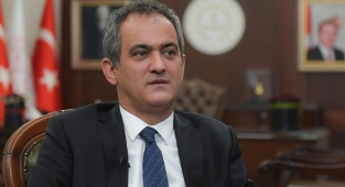Bakan Özer: Atölyeler, kütüphaneler ve diğer etkinlik alanlarıyla okullar çok canlı mekanlara dönüşecek