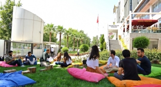 İstanbul Ticaret Üniversitesi'nden Ukrayna'dan dönen öğrencilere eğitim imkanı