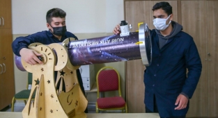 İzmir'de liseliler atık malzemelerden yararlanarak teleskop yaptı