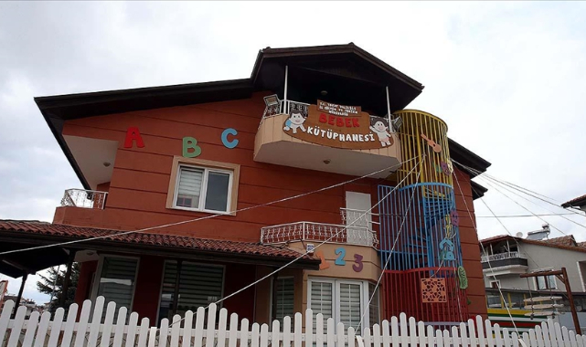 Minikler kendileri için tasarlanan kütüphaneyi sevdi