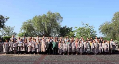 84 akademisyen için ‘gurur' töreni