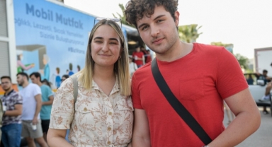 İzmir'de gençlere sürpriz