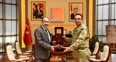 Rektör Beydemir'e Garnizon Komutanı Yüzbaşı Ferhat İnanç'tan ziyaret