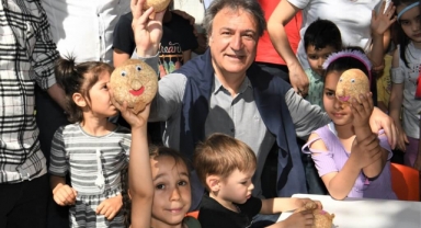 Bornovalı minikler bilimi eğlenerek öğreniyorlar