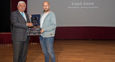Egeli İletişimciler yaptığı filmlerle ödüle doymuyor