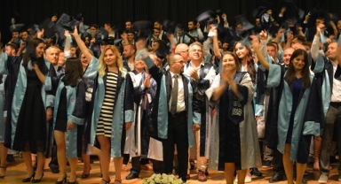 EÜ Ziraat Fakültesinde mezuniyet coşkusu