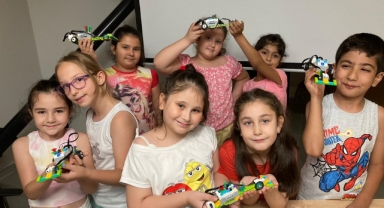 Konaklı çocuklar tatilde eğlenirken öğreniyor