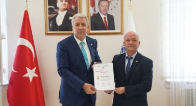 Budak, Uluslararası Hakem Mehmet İnce’yi tebrik etti
