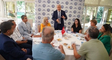 Ege Üniversitesinde “Rektörle Akşam Çayı” programları devam ediyor
