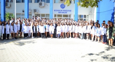 EÜ’de genç eczacıların “Beyaz Önlük” heyecanı