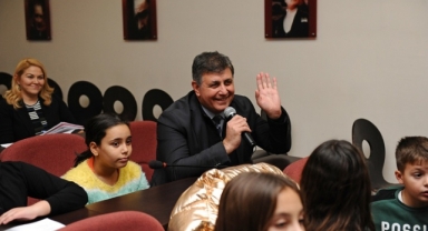 Karşıyaka Çocuk Belediyesi Yeni Üyelerini Bekliyor