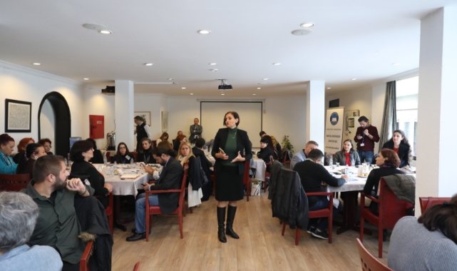 DEÜ’DE KADINA YÖNELİK ŞİDDETE KARŞI ANLAMLI ÇALIŞTAY