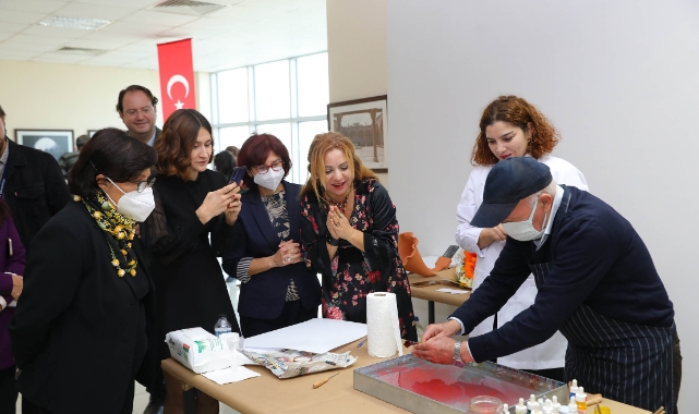 DEÜ'DE SANATLA PARKİNSON FARKINDALIĞI