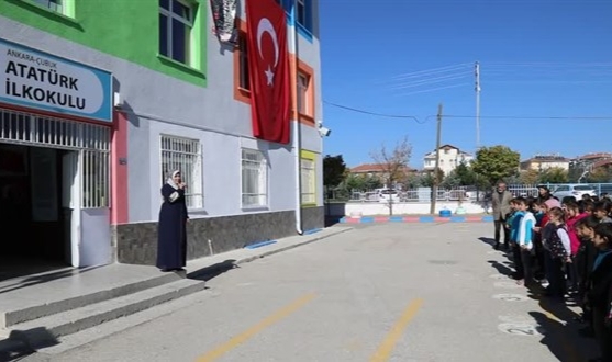 İlkokul öğrencileri, 2 yetimin bir yıllık masrafını üstlendi