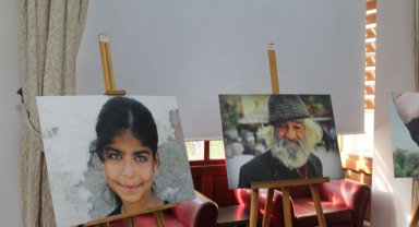 Ege Üniversitesi 50. Yıl Köşkü’nde “Basmane’nin Yüzleri” sergisi ziyaretçilerle buluştu